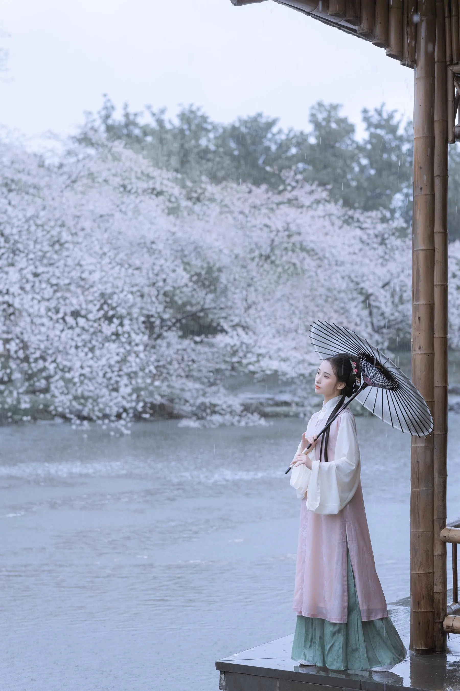 [艺图语] 2022.05.25 雨樱花 眸小妖 [46P]插图6